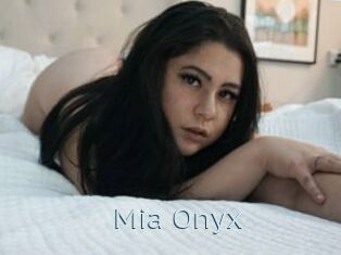 Mia_Onyx