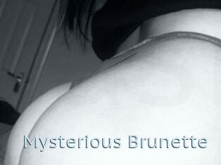 Mysterious_Brunette