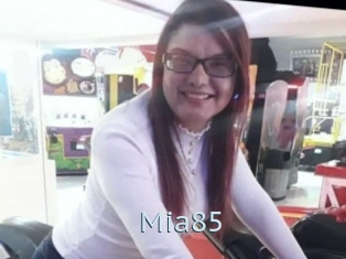 Mia85